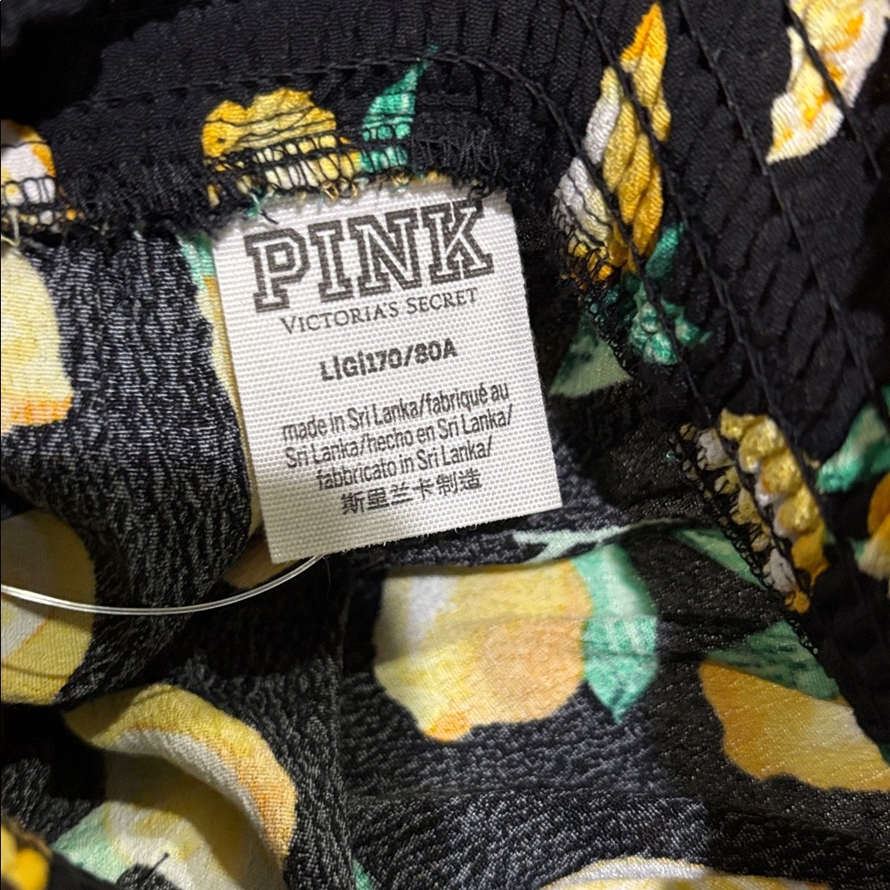 Lemon Patterned VS PINK Shorts - Picture 2 of 6
